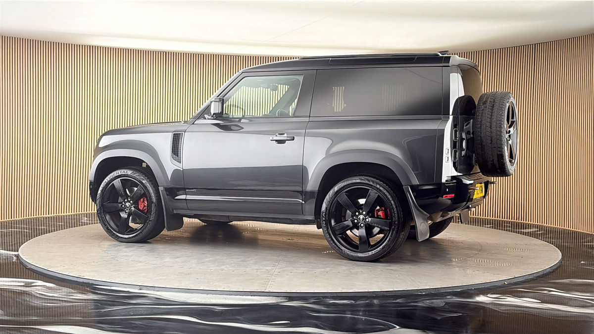 More views of Land Rover Defender 90