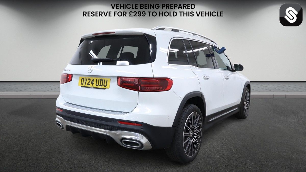 Mercedes-Benz GLB Image 4
