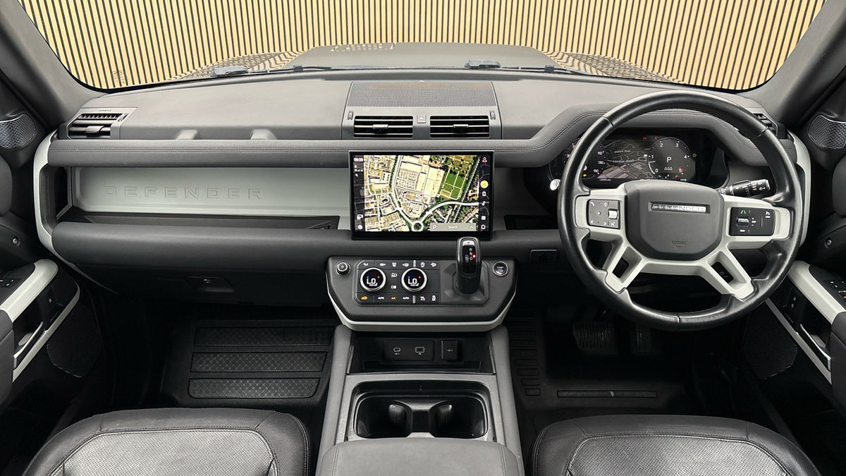 Land Rover Defender 90 Image 12