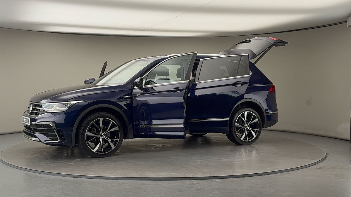 More views of Volkswagen Tiguan Allspace