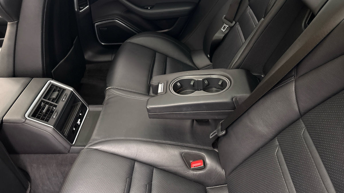 Porsche Panamera Image 9