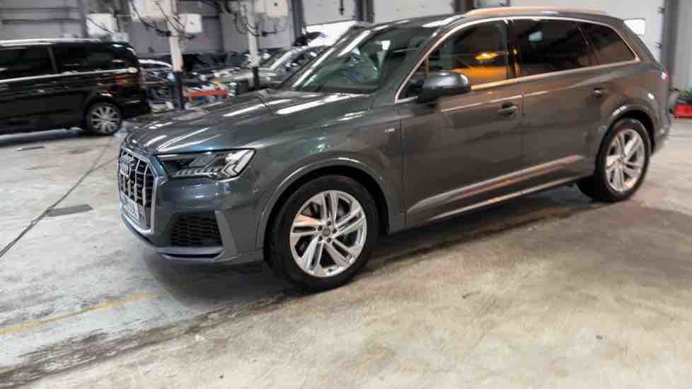 More views of Audi Q7