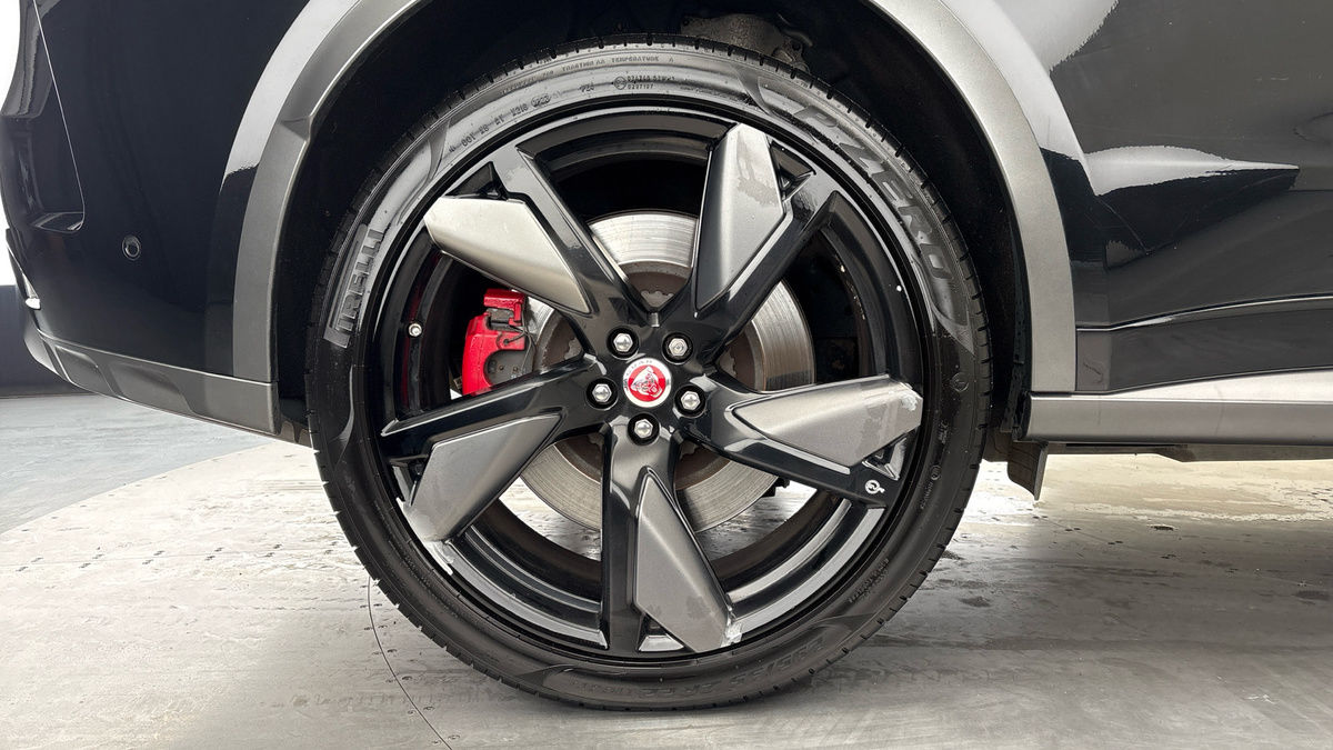 Jaguar F-PACE Image 10