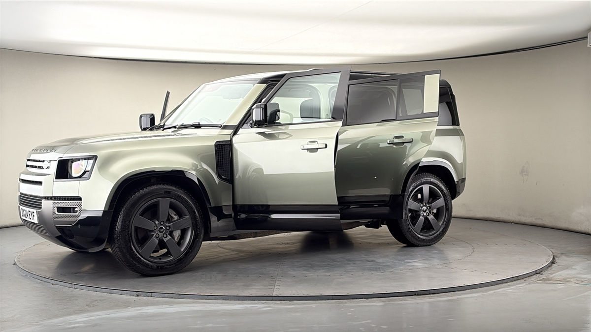 More views of Land Rover Defender 110