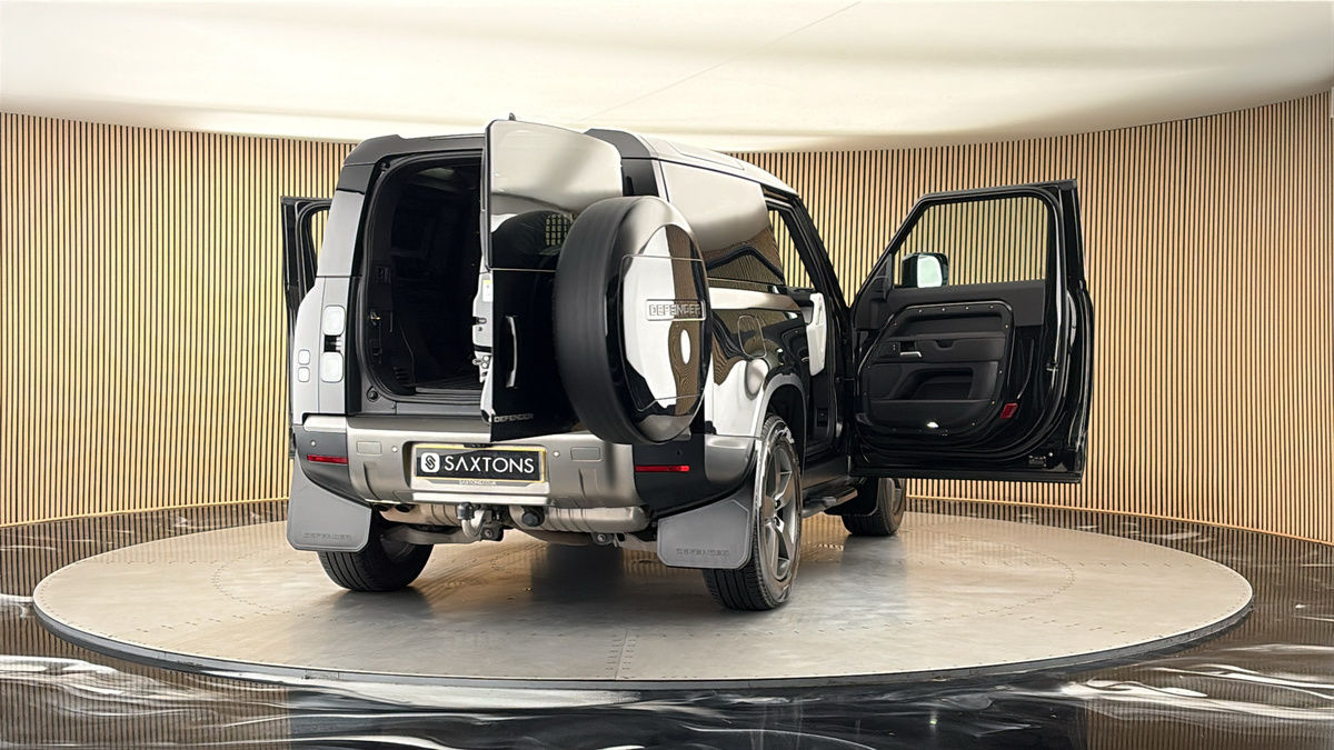 More views of Land Rover Defender 90