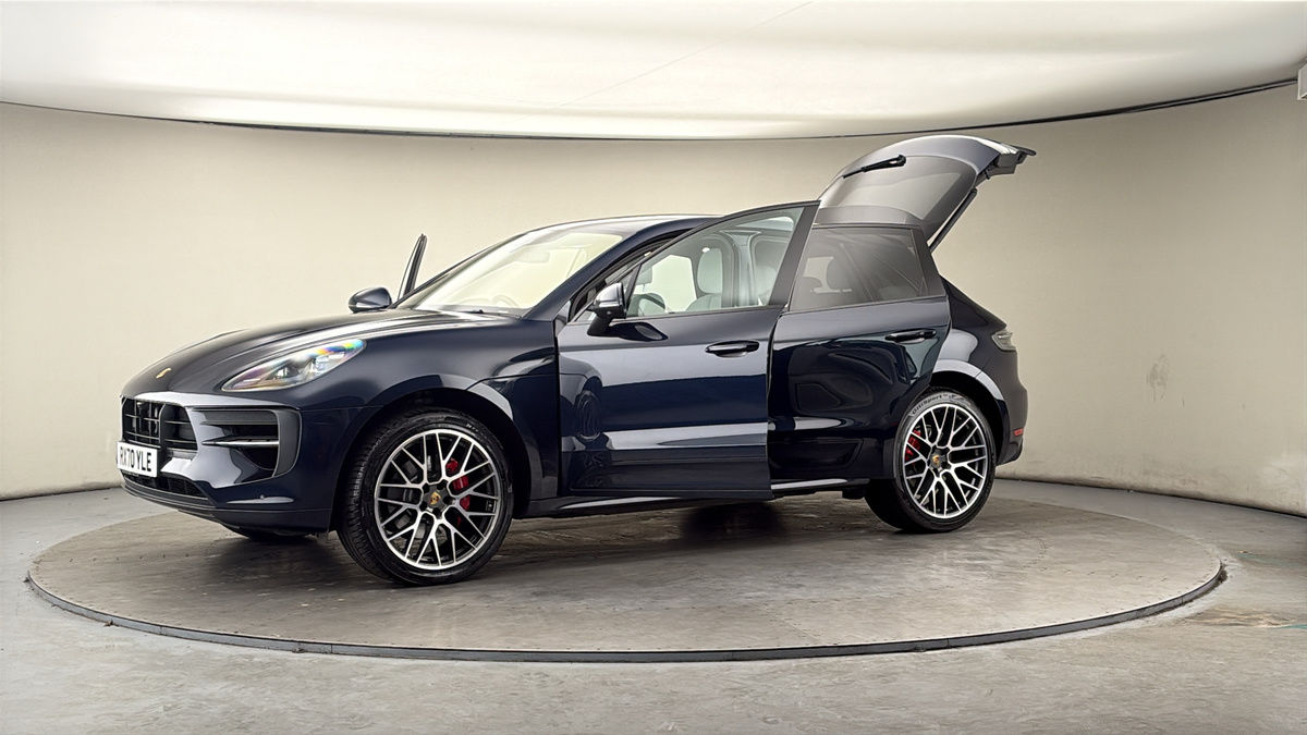 More views of Porsche Macan