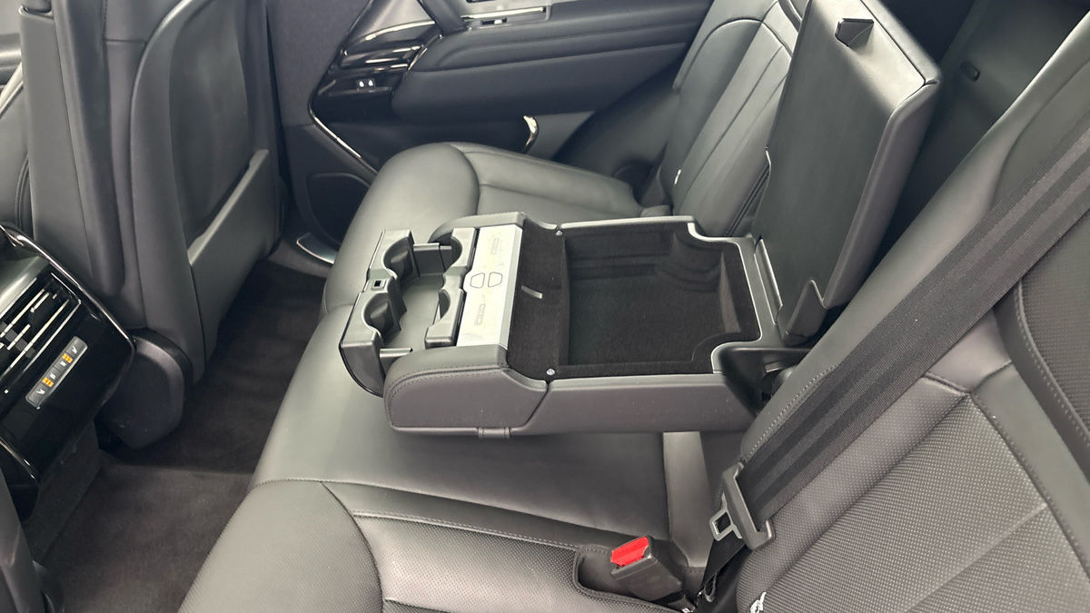 Land Rover Range Rover Sport Image 9