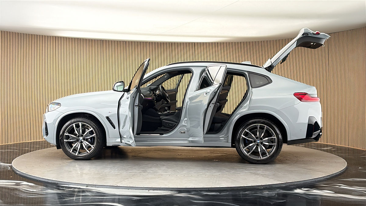 More views of BMW X4