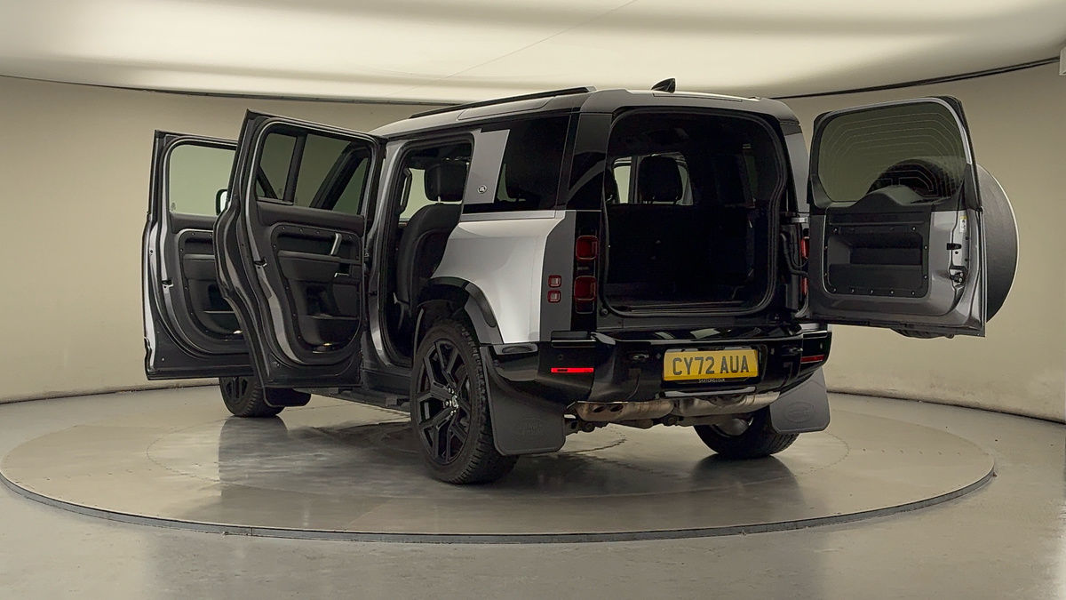 Land Rover Defender 110 Urban Image 23