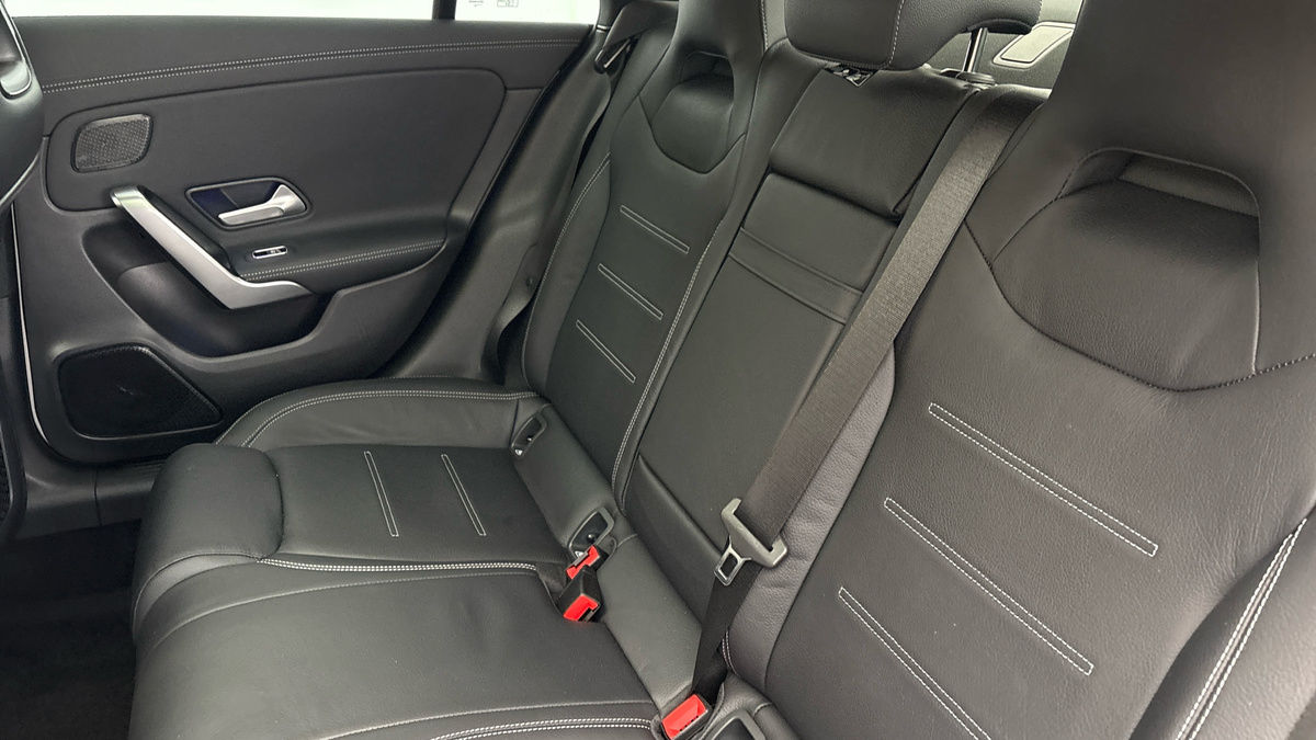 Mercedes-Benz CLA Image 8