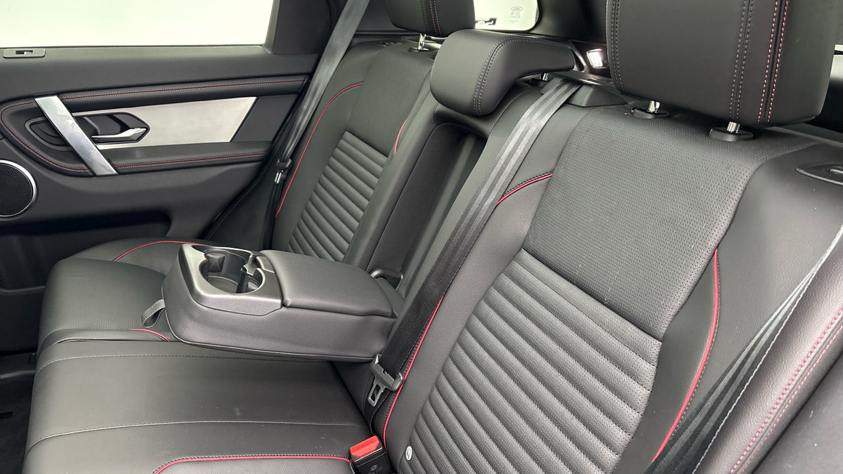 Land Rover Discovery Sport Image 9