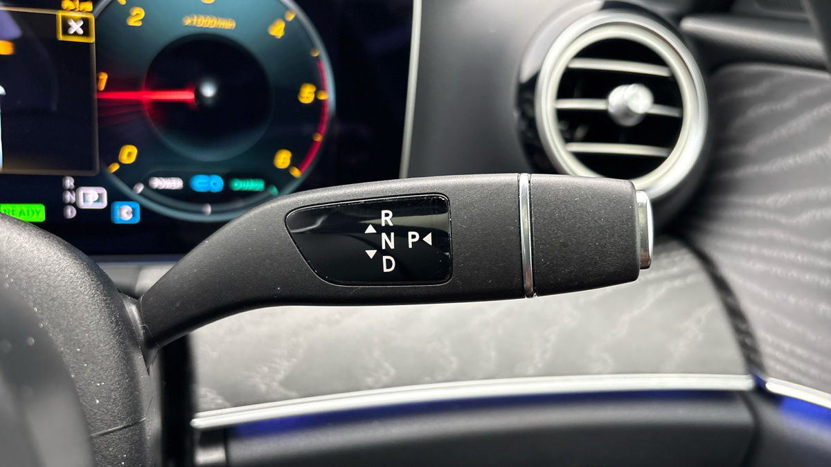 Mercedes-Benz E Class Image 27