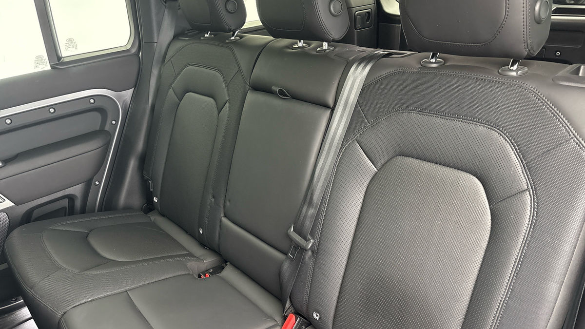 Land Rover Defender 110 Urban Image 8