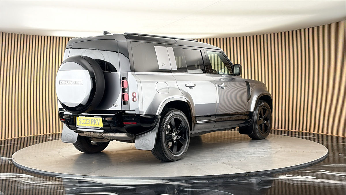 More views of Land Rover Defender 110