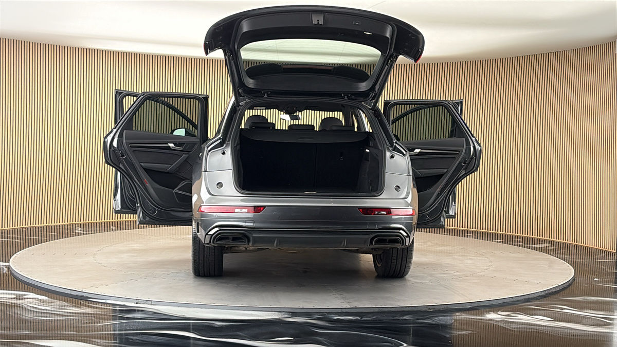 More views of Audi Q5