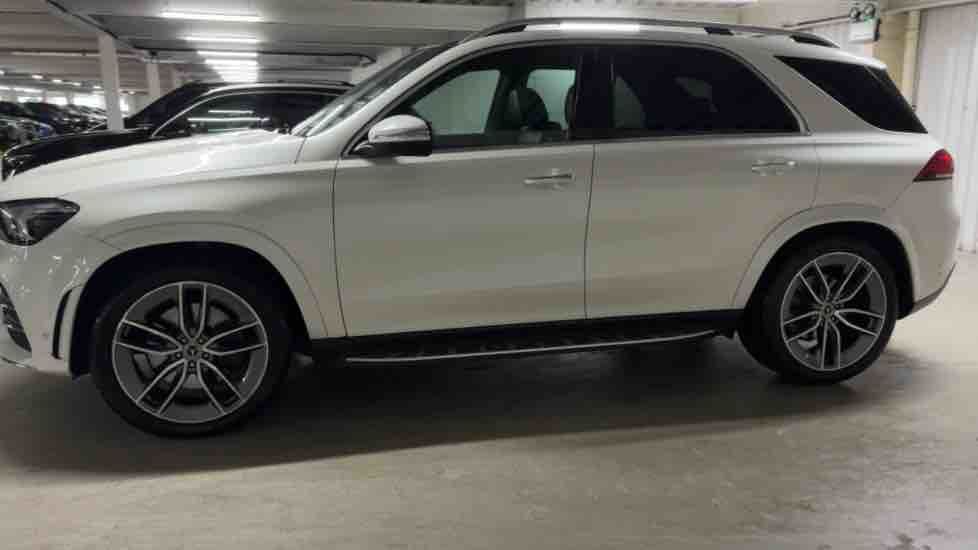 More views of Mercedes-Benz GLE