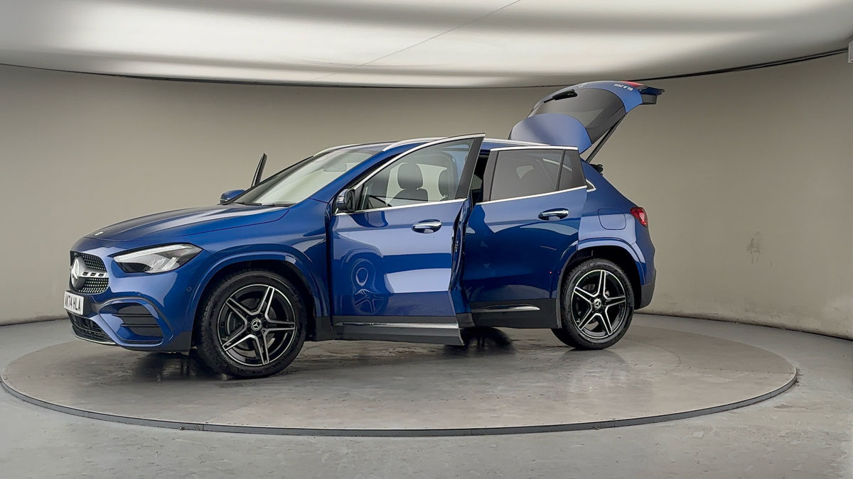 More views of Mercedes-Benz GLA