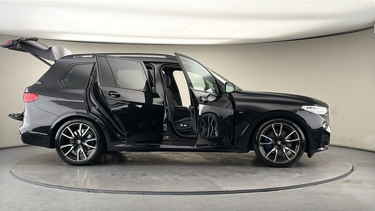 More views of BMW X7