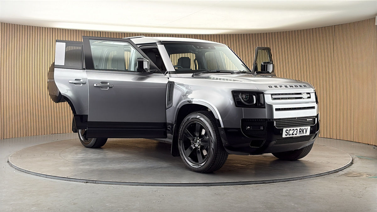 More views of Land Rover Defender 110