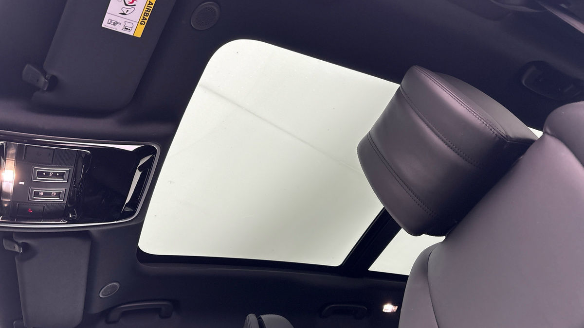 Land Rover Range Rover Velar Image 6