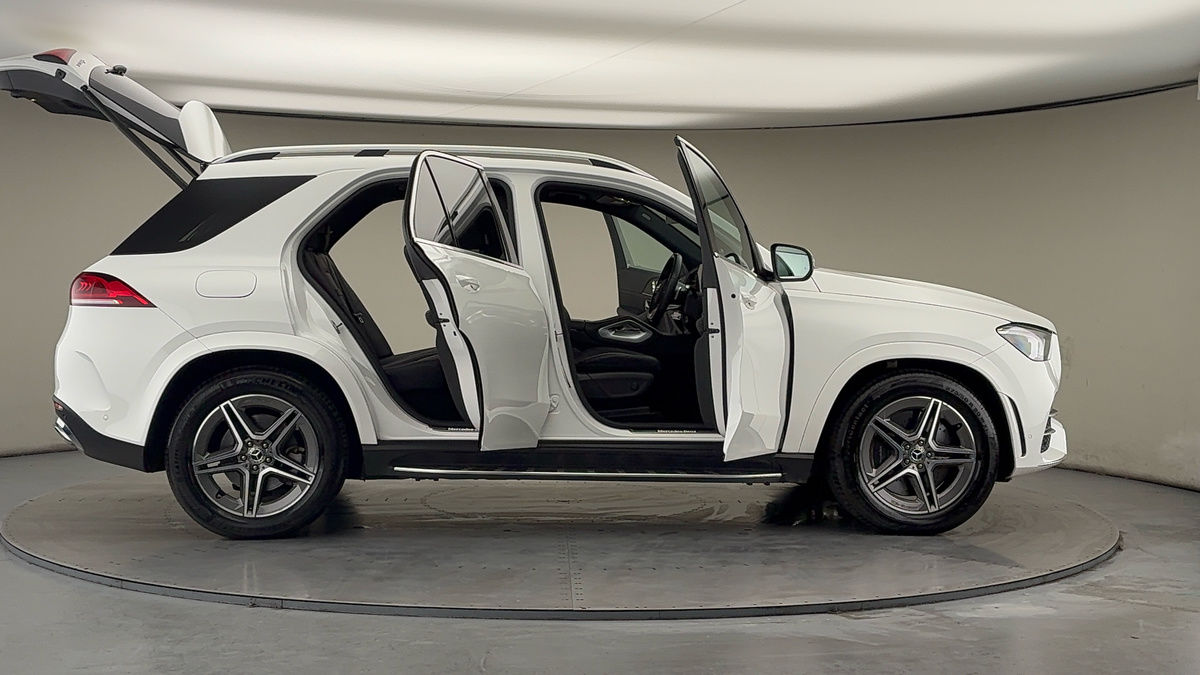 More views of Mercedes-Benz GLE