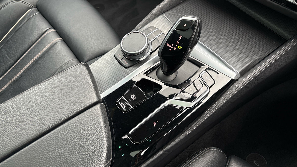 BMW 5 Series Image 18