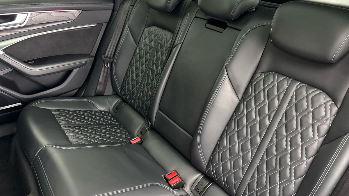 Audi S6 Avant Image 8