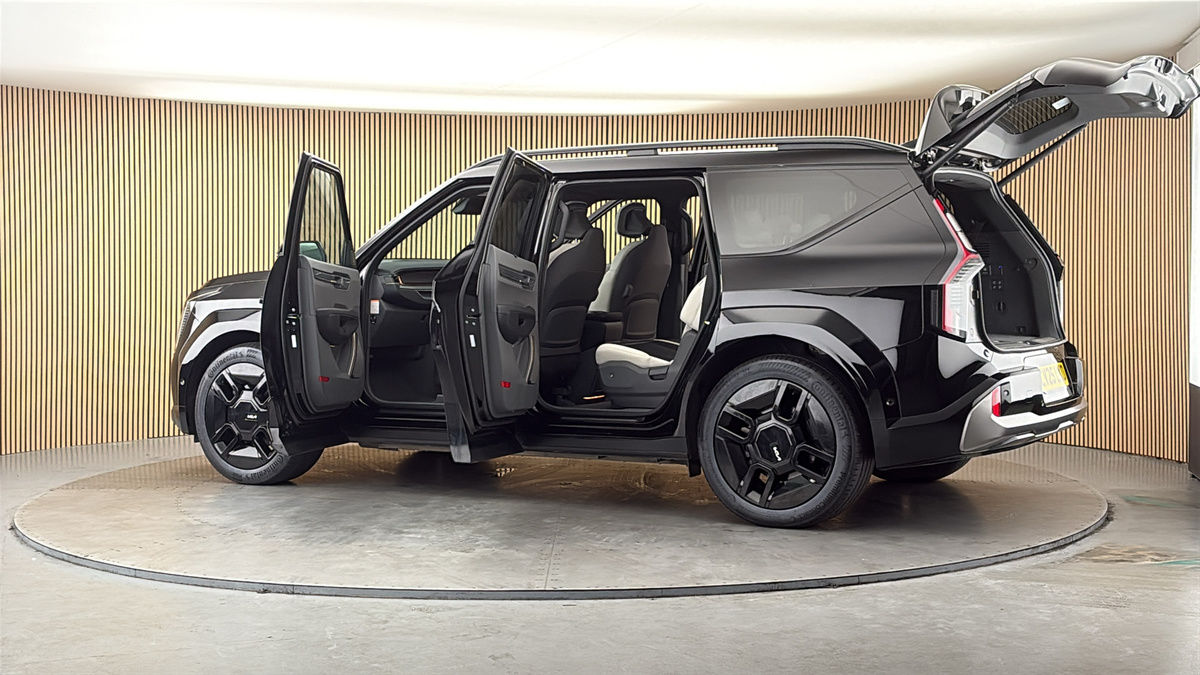 More views of Kia EV9