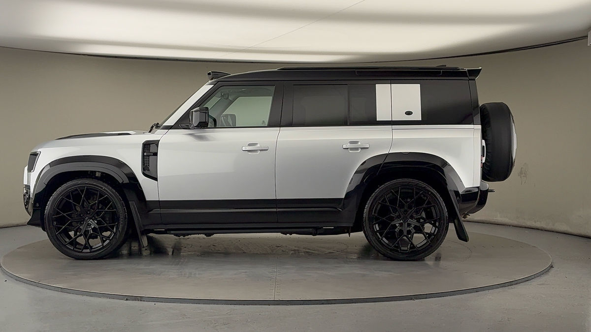 Land Rover Defender 110 Urban Image 15