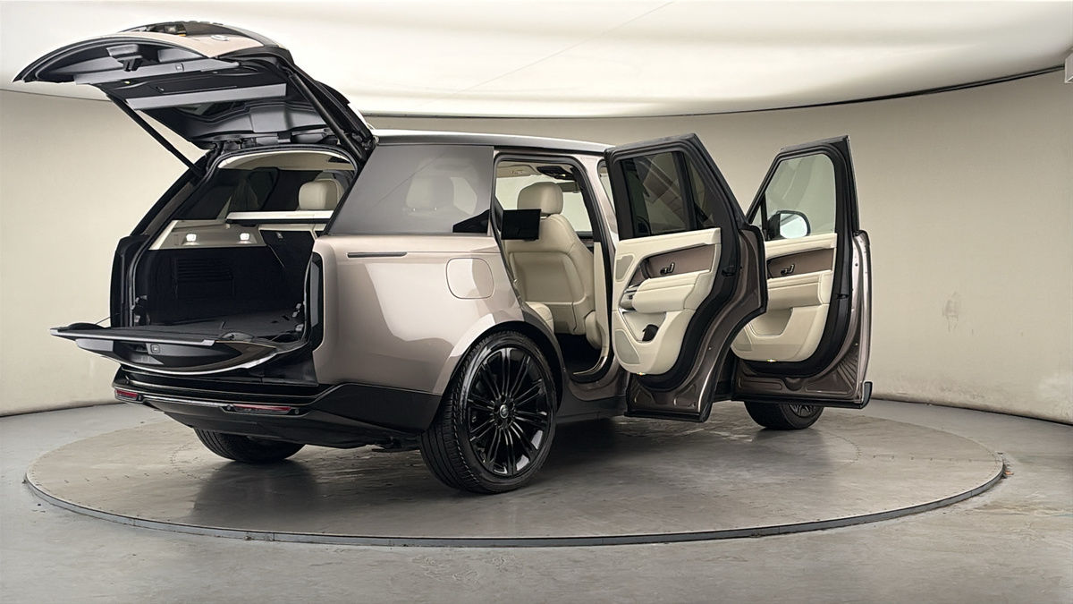 More views of Land Rover Range Rover