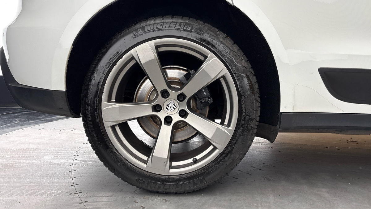 Porsche Macan Image 10