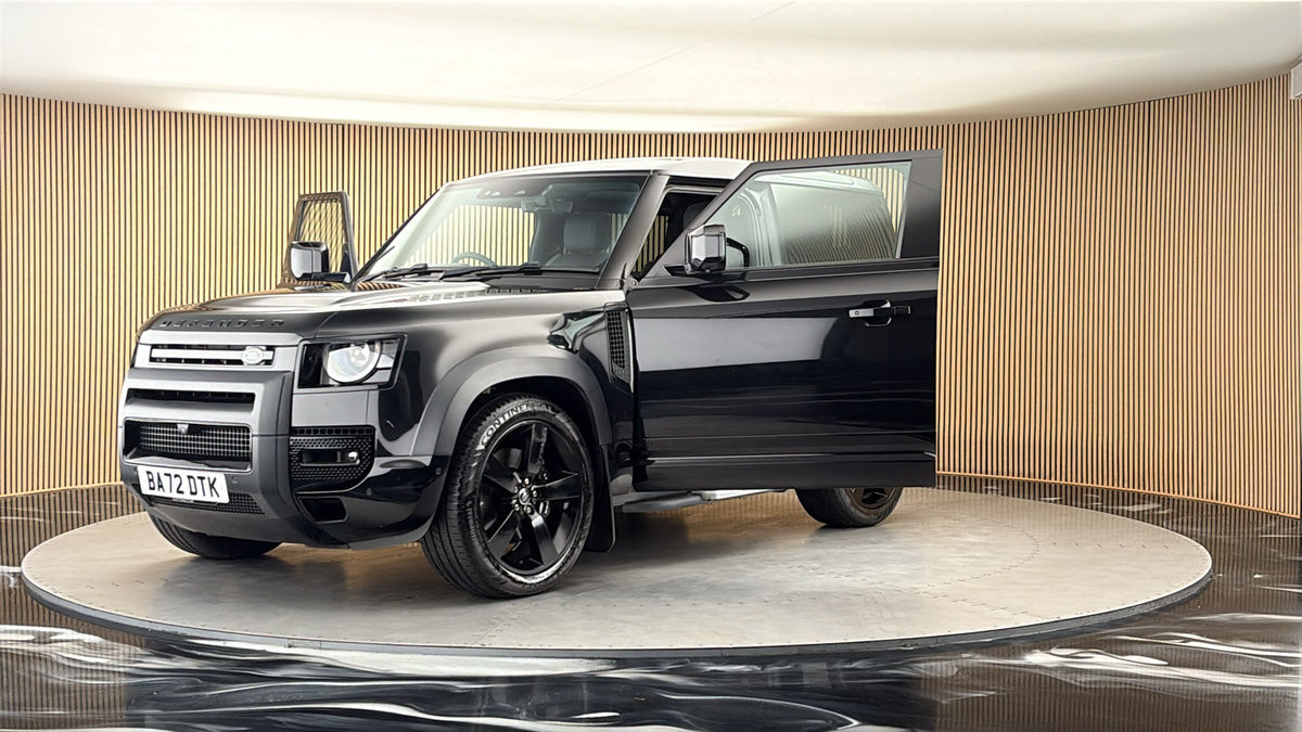 More views of Land Rover Defender 90