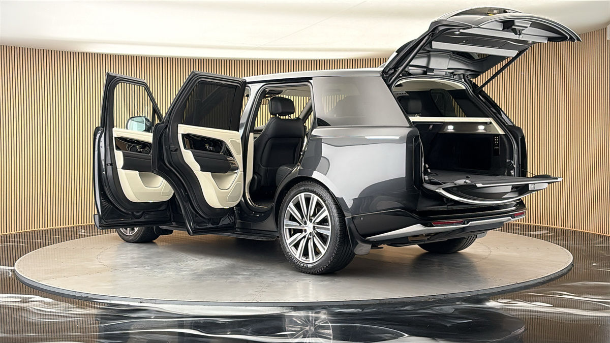 More views of Land Rover Range Rover