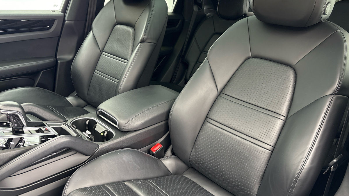 Porsche Cayenne Image 7