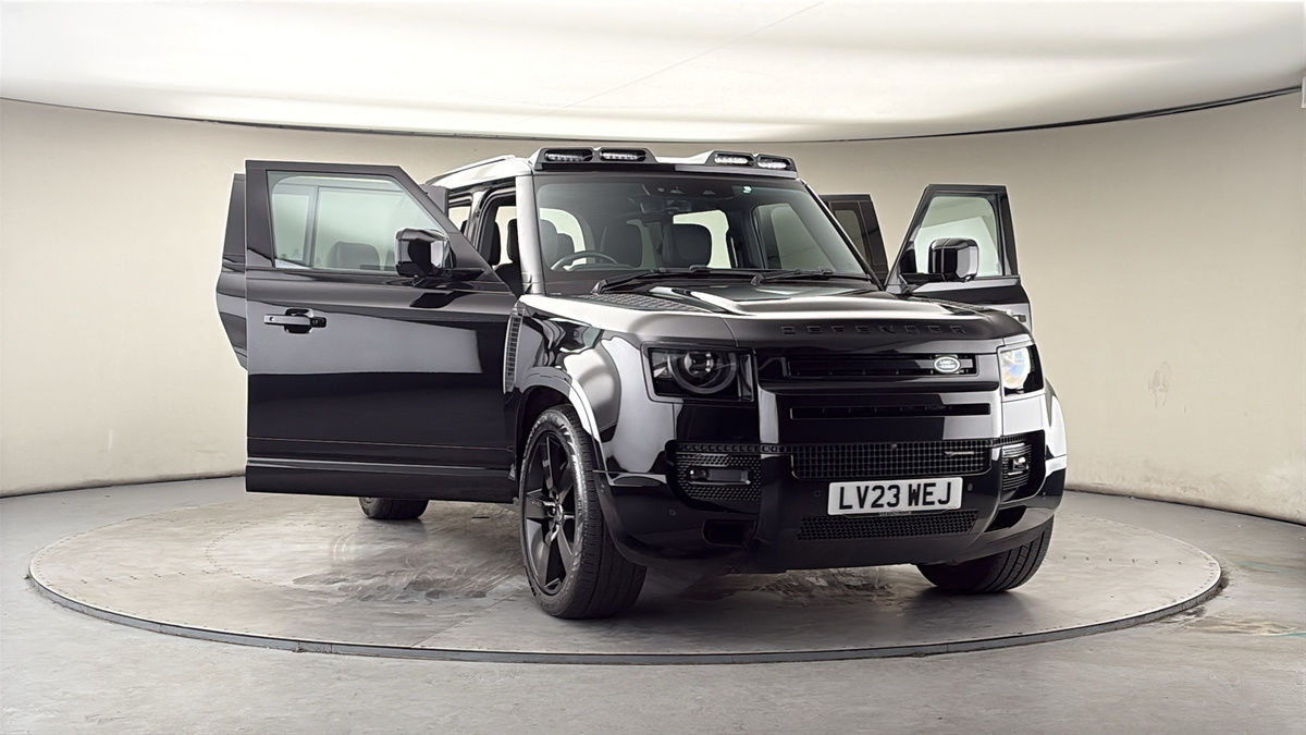More views of Land Rover Defender 110