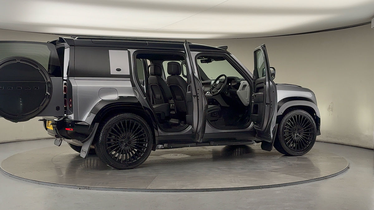 More views of Land Rover Defender 110