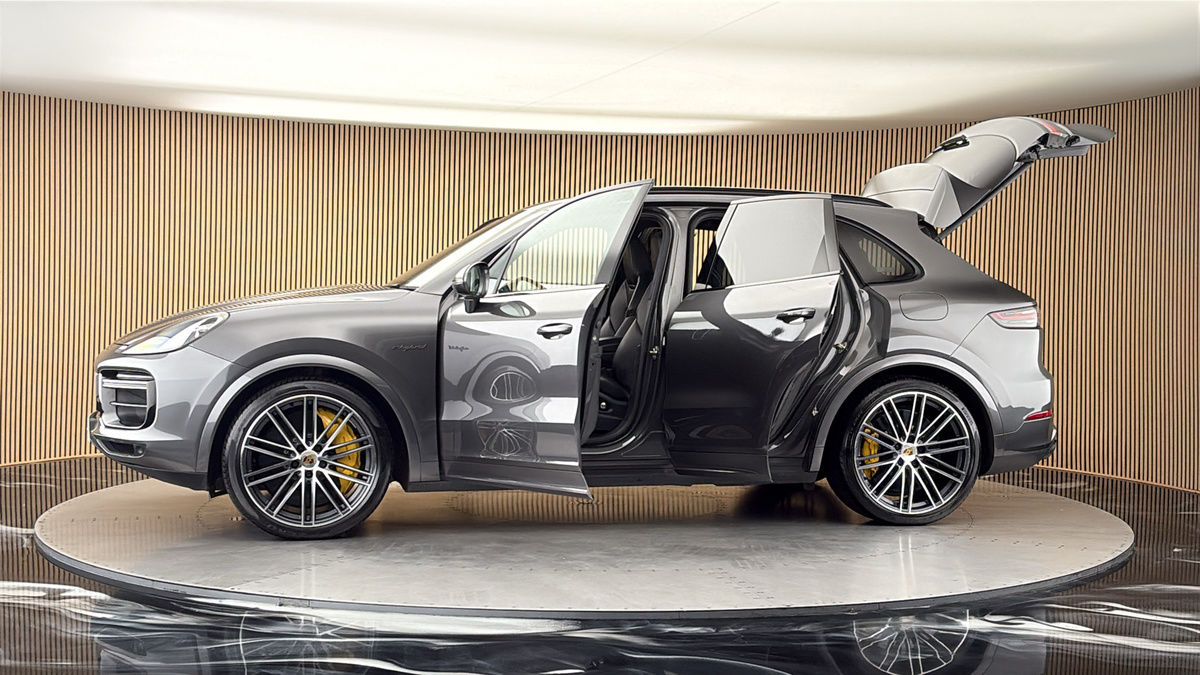 More views of Porsche Cayenne