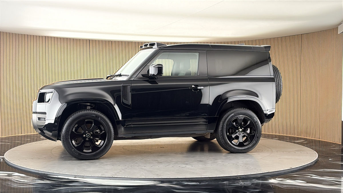 More views of Land Rover Defender 90