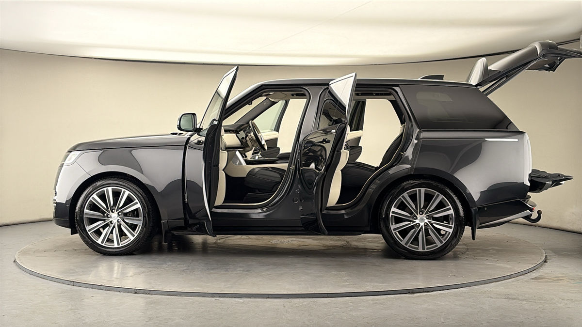 More views of Land Rover Range Rover