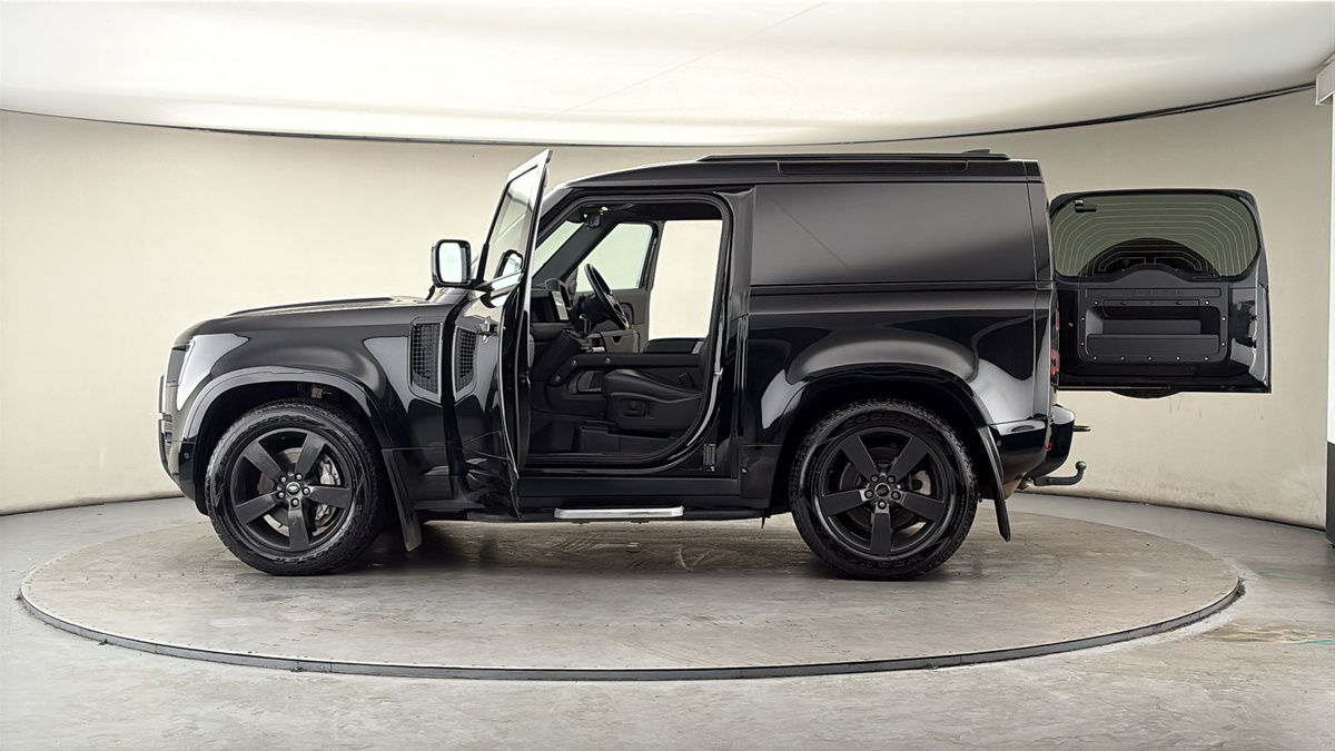 More views of Land Rover Defender 90