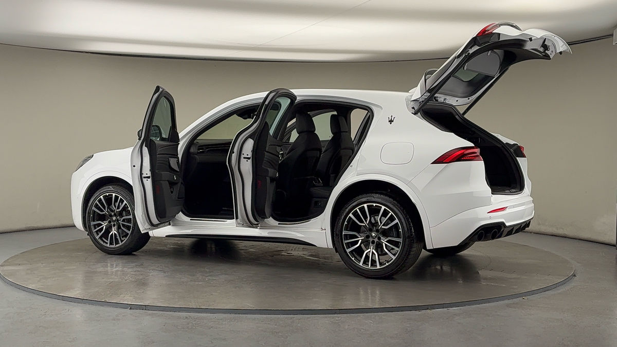 More views of Maserati Grecale