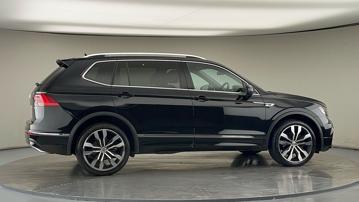 More views of Volkswagen Tiguan Allspace