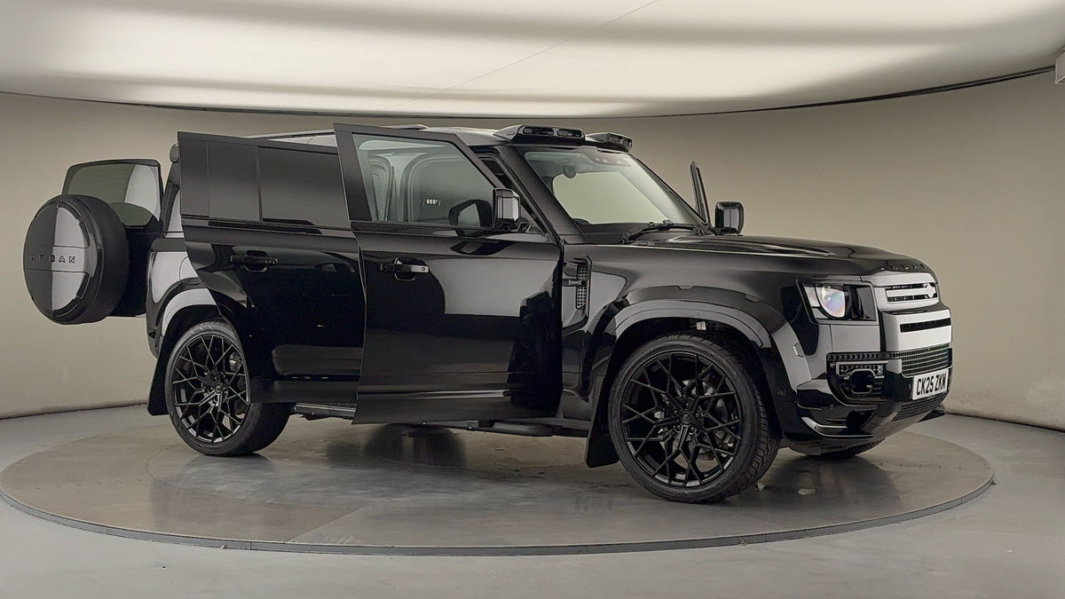 More views of Land Rover Defender 110