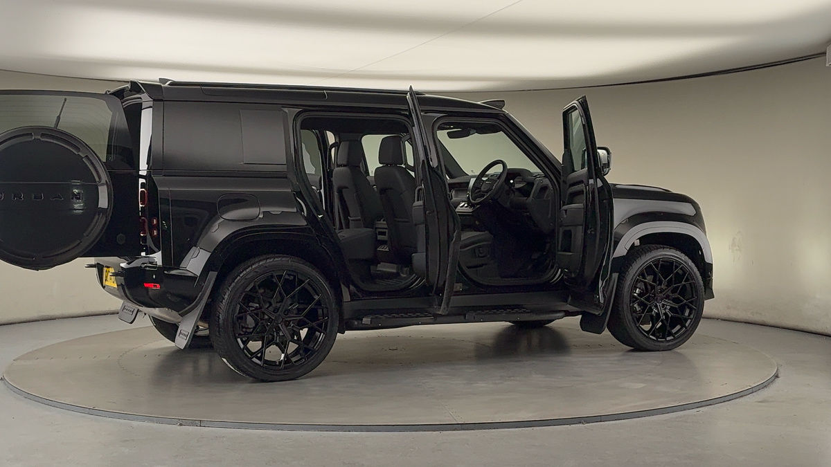 More views of Land Rover Defender 110