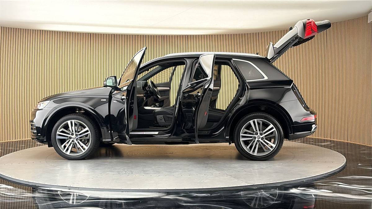 More views of Audi Q5