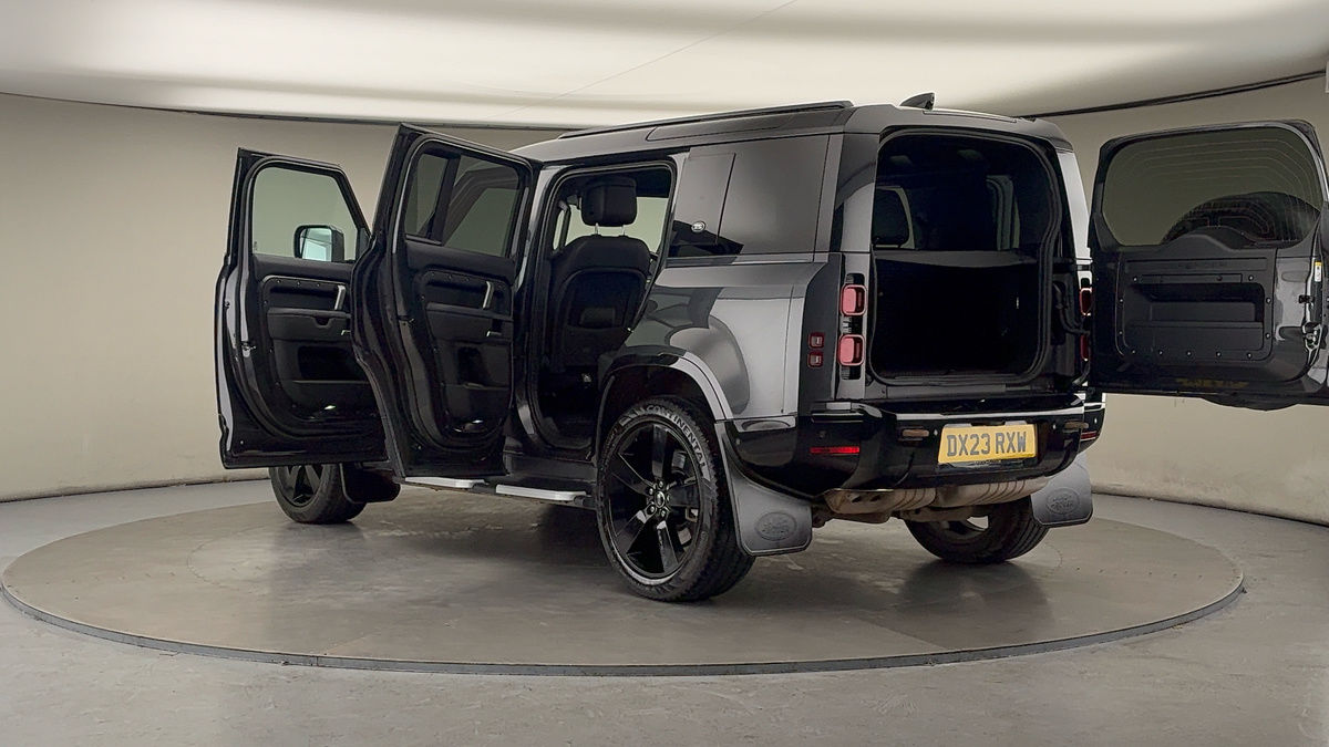 More views of Land Rover Defender 110