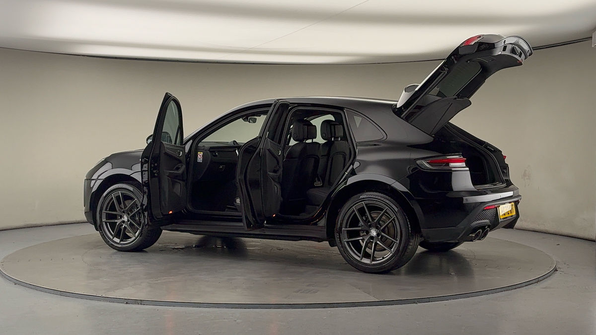 More views of Porsche Macan