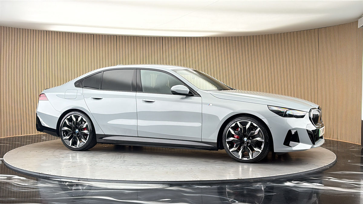 More views of BMW i5