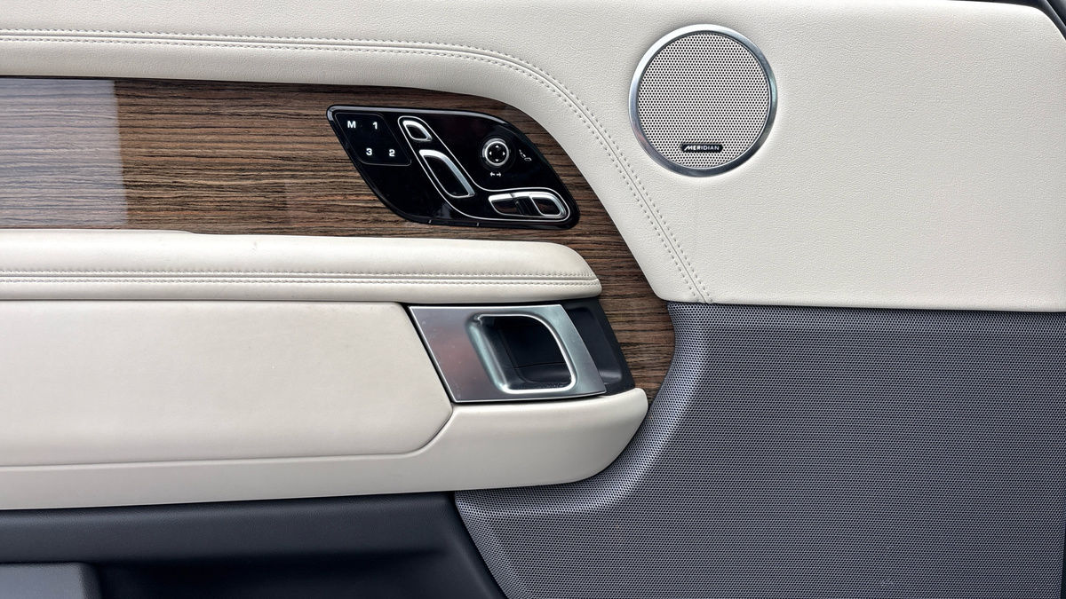 Land Rover Range Rover Image 19