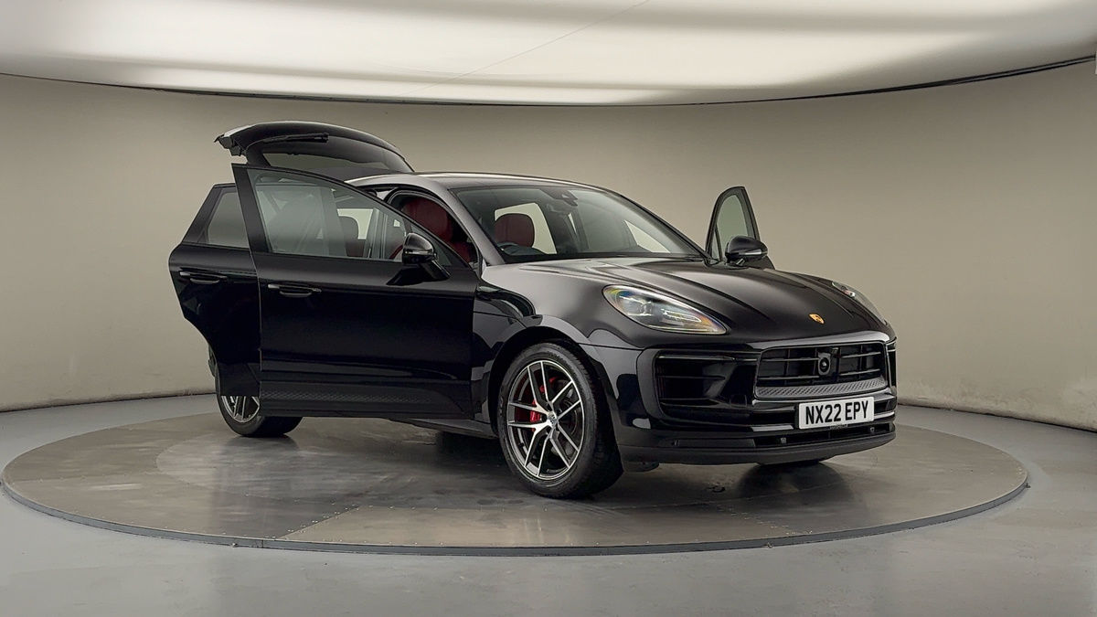 More views of Porsche Macan